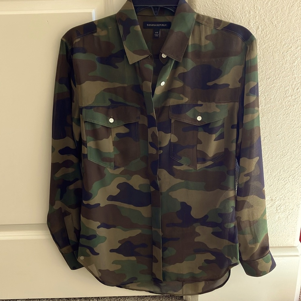Banana Republic Camouflage Button-Up Shirt